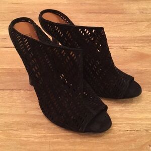Elizabeth and James Black Suede Slip On Slides Heels Peep Toe Laser Cut Size 7B